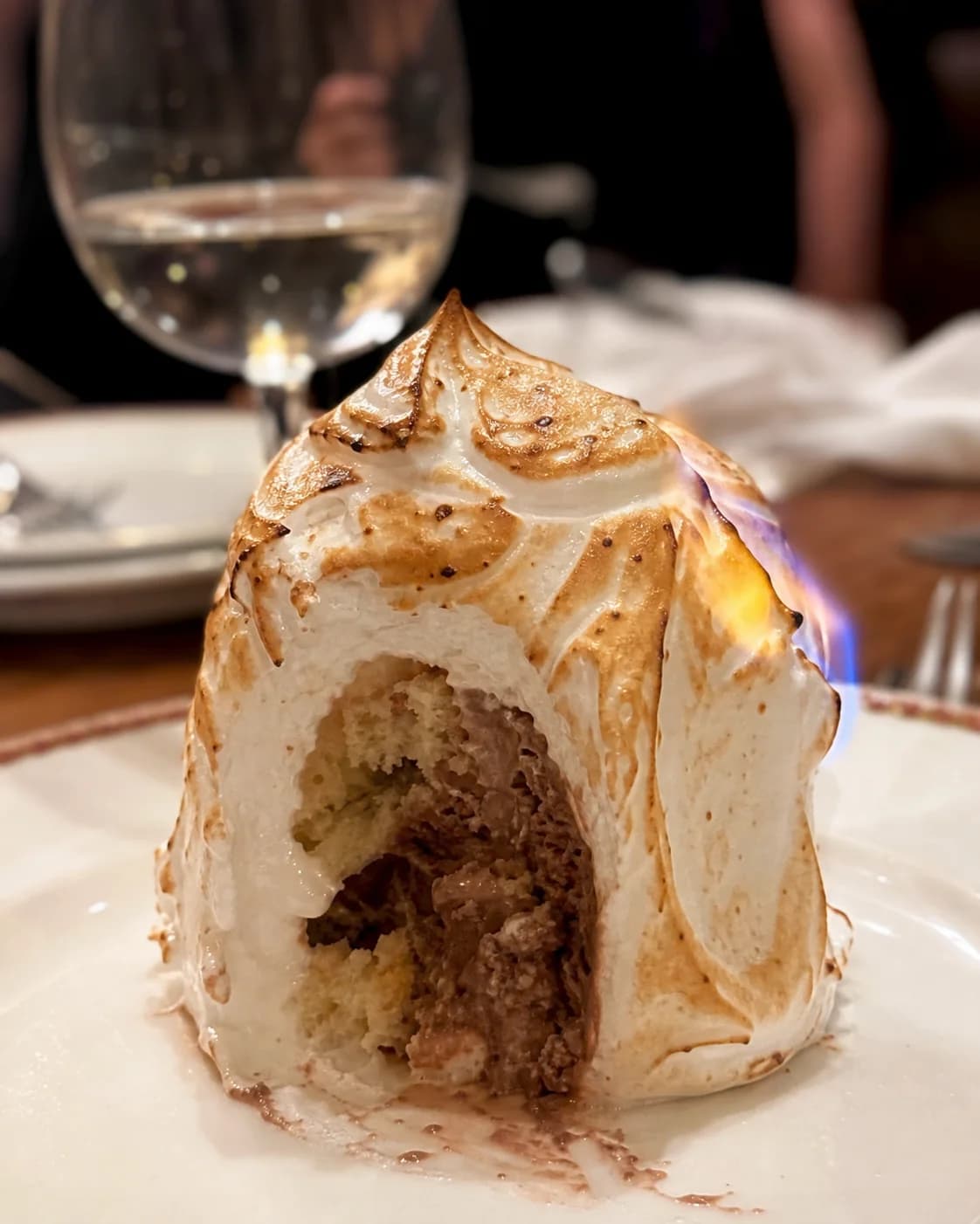 Omelette norvégienne chocolat–noisette